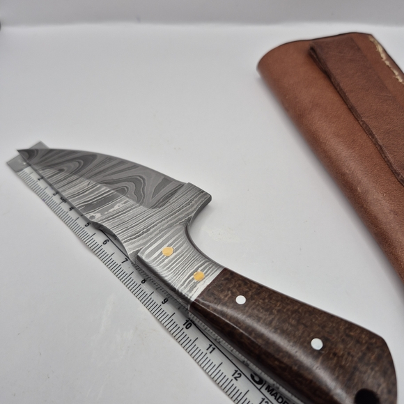 Handcrafted Damascus Steel Knife with Brown Handle - Picture 7 of 10